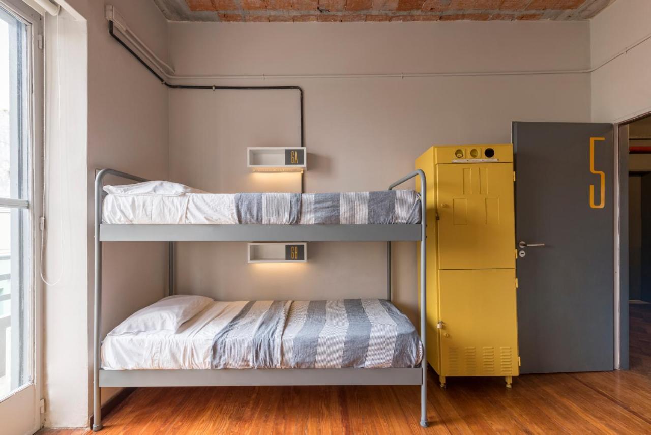 Cama en habitación compartida mixta de 8 camas